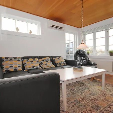 Сasa de vacaciones Indi - 400m From The Sea By Interhome